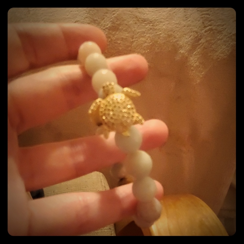 Beautiful beach turtle beaded bracelet